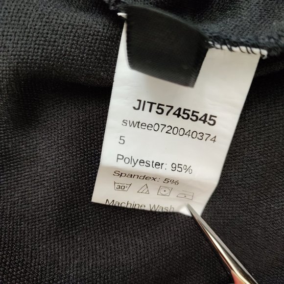 SHEIN Scallop Trim Solid Tee Size L - Picture 13 of 14